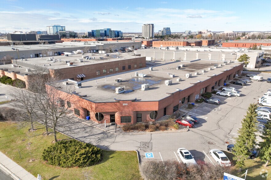 250 Cochrane Dr, Markham, ON à louer - Photo du bâtiment - Image 3 de 3