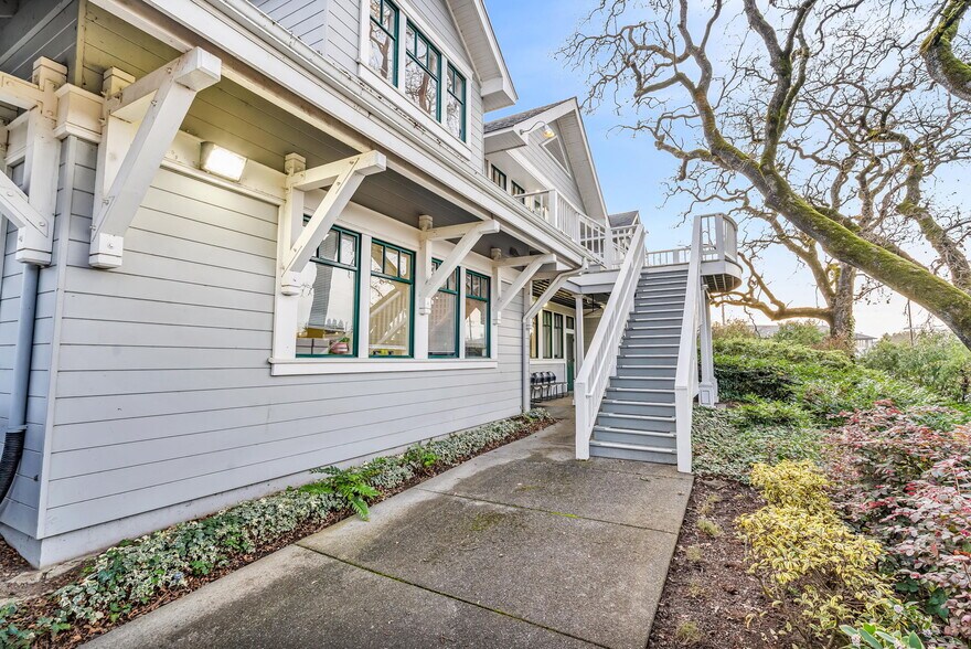 418 Aviation Blvd, Santa Rosa, CA à vendre - Photo du bâtiment - Image 2 de 18
