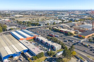 15 Thackray Rd, Port Melbourne, VIC - Aerial  map view