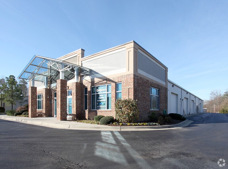 5011 Departure Dr, Raleigh, NC à vendre - Photo du bâtiment - Image 2 de 26