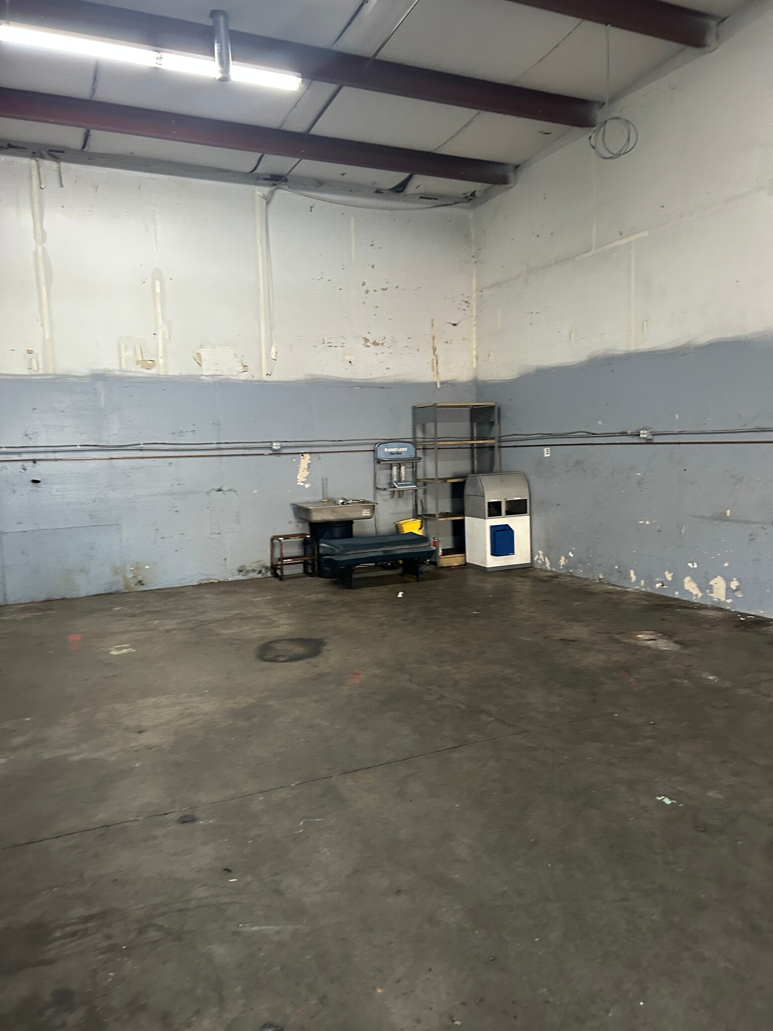 60 W Barham Ave, Santa Rosa, CA à louer Photo intérieure- Image 1 de 6