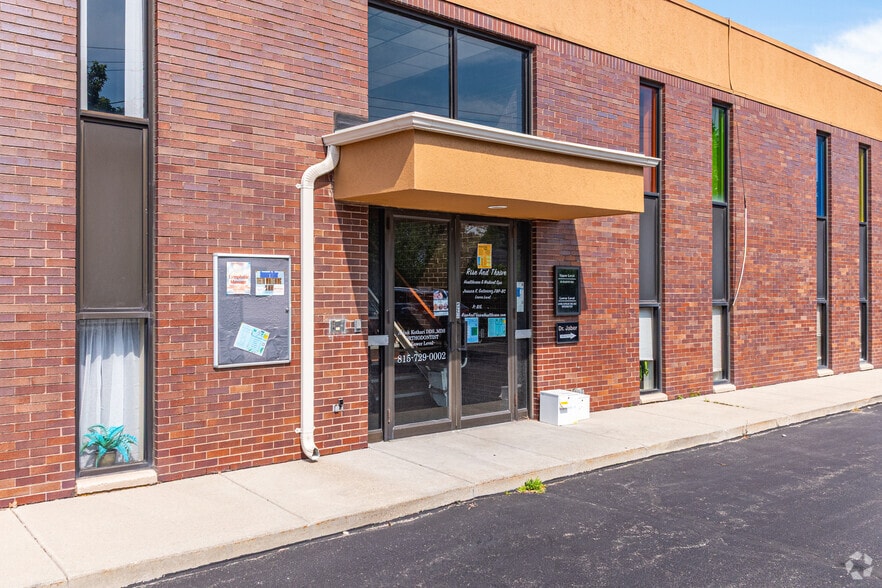 1106 N Larkin Ave, Joliet, IL for lease - Building Photo - Image 3 of 4