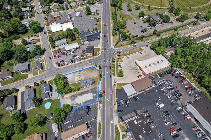 1009-1015 Calumet Ave, Valparaiso, IN for sale - Building Photo - Image 1 of 13