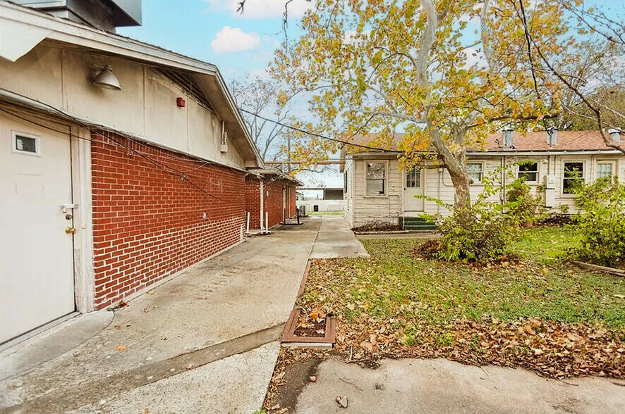 109-111 S 33rd St, Temple, TX à vendre - Photo du bâtiment - Image 3 de 26