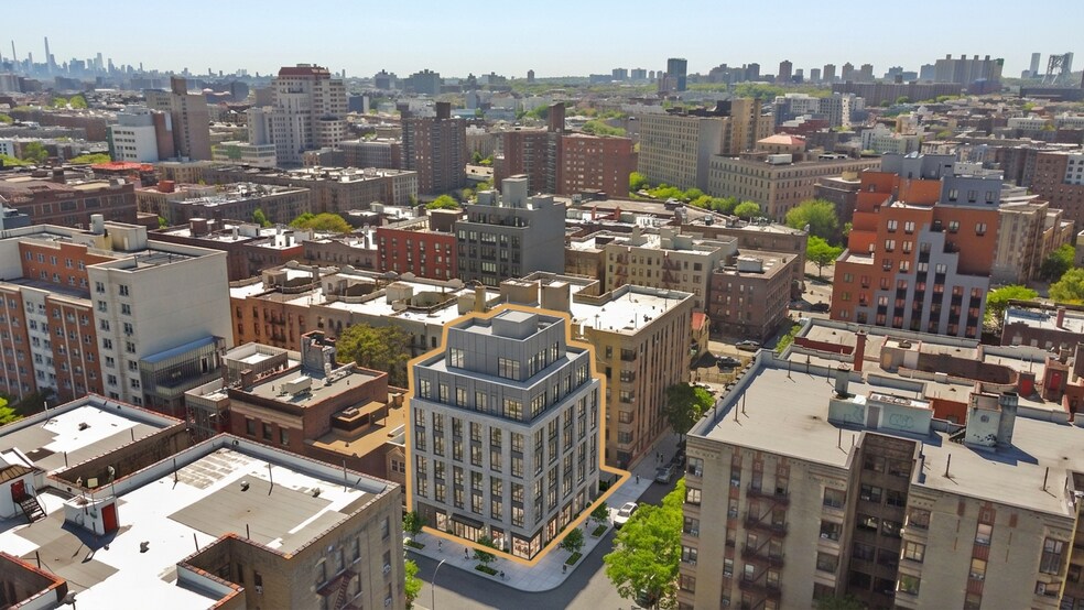 216 E 175th St, Bronx, NY à vendre - Photo du bâtiment - Image 2 de 12