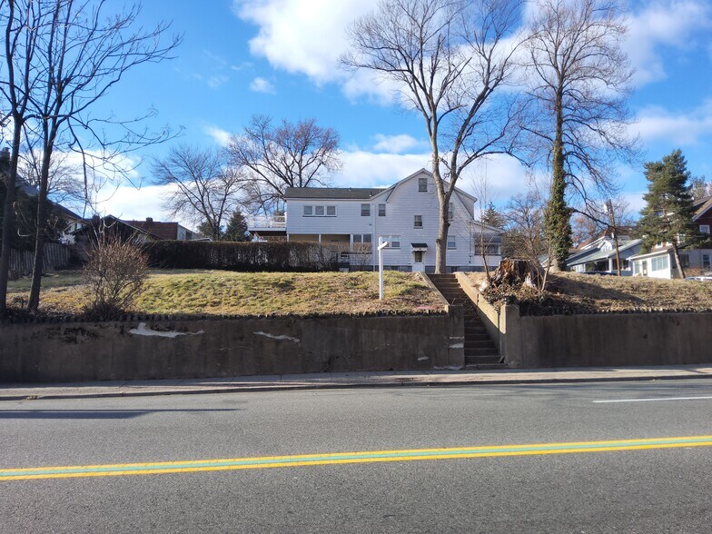 410 Main St, West Orange, NJ à vendre - Photo du bâtiment - Image 2 de 3