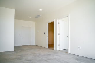 285 Nagareda Dr, Gilroy, CA for lease Interior Photo- Image 2 of 23