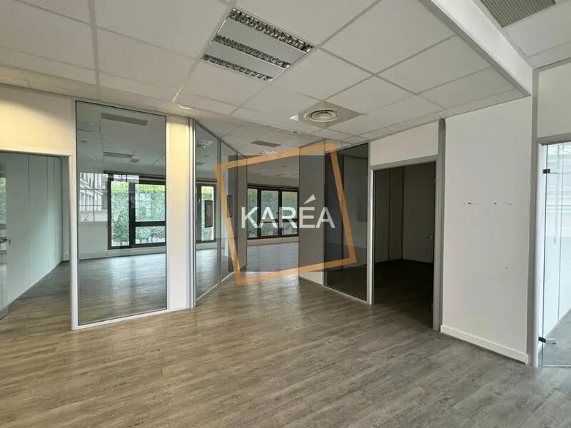 Office in Chessy for lease Interior Photo- Image 1 of 6