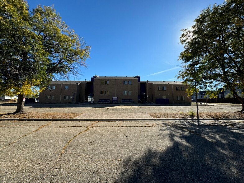 4651 Tulsa Ct, Denver, CO à vendre - Photo du bâtiment - Image 2 de 11