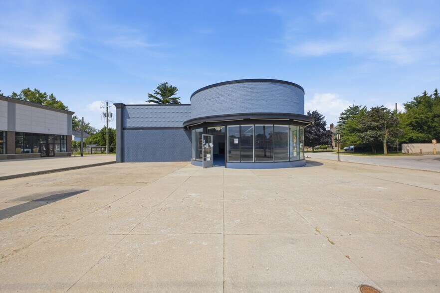 14222 Fort St, Southgate, MI à louer - Photo du bâtiment - Image 1 de 35