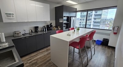 439 University Ave, Toronto, ON for lease Interior Photo- Image 2 of 3