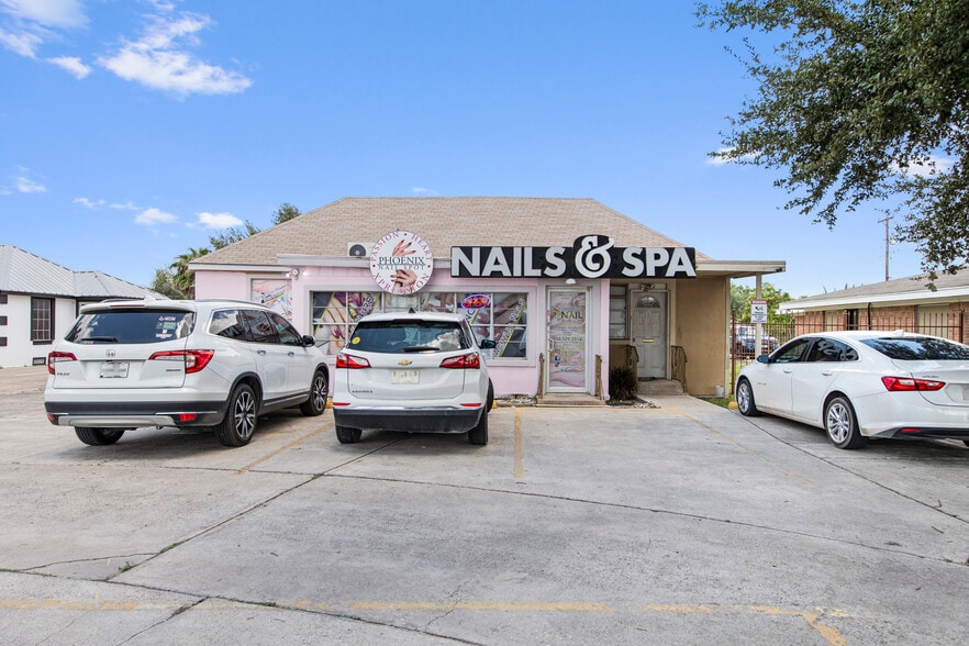 1618 & 1612 Pecan Blvd Retail Buildings portfolio of 2 properties for sale on LoopNet.ca - Building Photo - Image 3 of 22