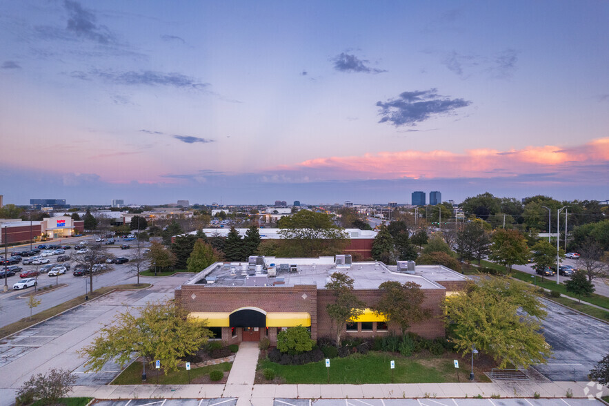 436 E Golf Rd, Schaumburg, IL for sale - Primary Photo - Image 1 of 1