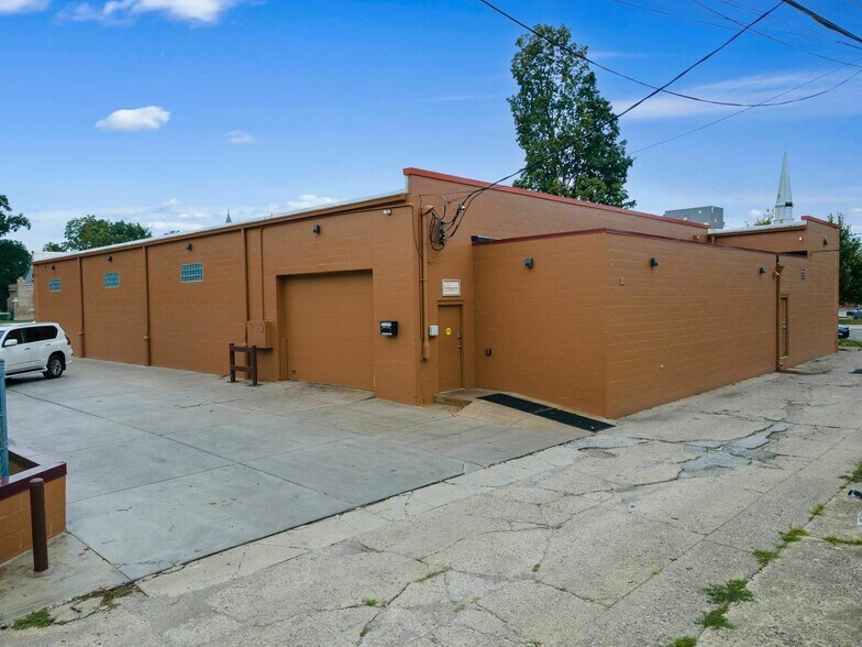 3369 Boulevard Pl, Indianapolis, IN à vendre - Photo du bâtiment - Image 2 de 22