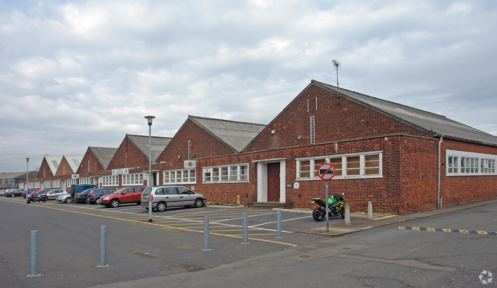 Tewin Rd, Welwyn Garden City for lease - Building Photo - Image 2 of 6