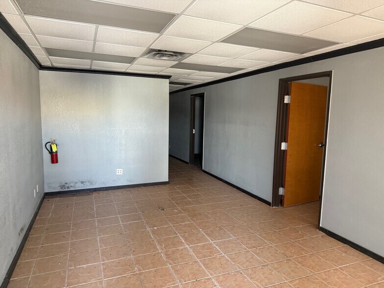 3231 Haltom Rd, Haltom City, TX à vendre - Photo du bâtiment - Image 3 de 6