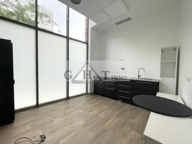 Retail in Ivry-sur-Seine for lease - Interior Photo - Image 3 of 10