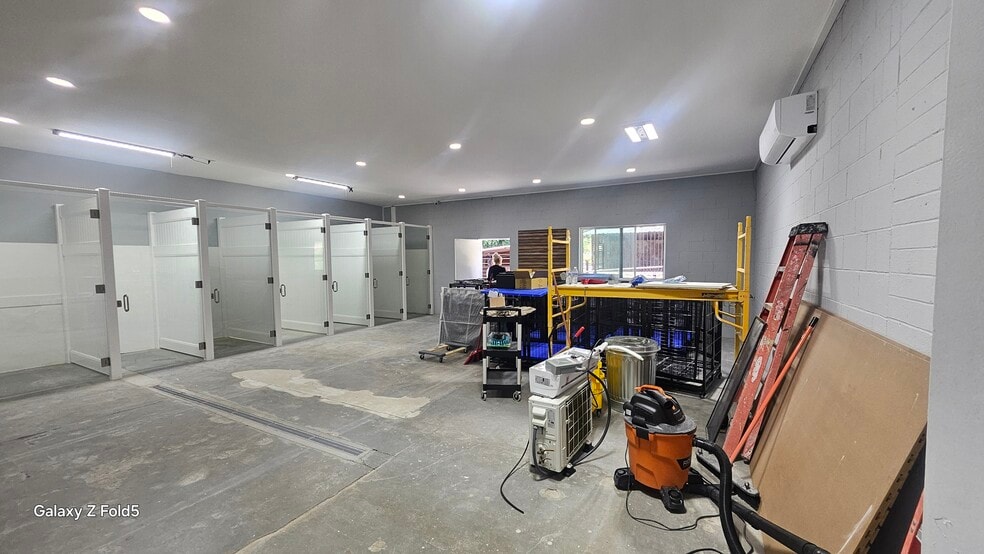 2150 Big Tujunga Canyon Rd, Tujunga, CA for lease - Interior Photo - Image 2 of 12