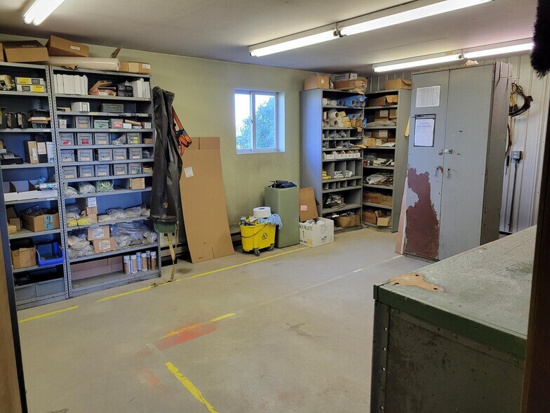 2102 Black Oak Ave, Montevideo, MN à vendre - Photo du bâtiment - Image 3 de 4