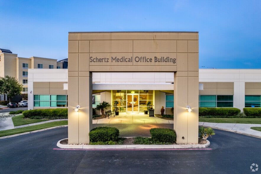 5000 Baptist Health Dr, Schertz, TX for lease - Building Photo - Image 2 of 9