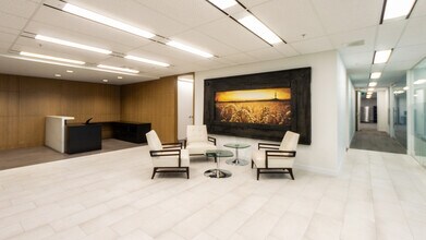 335 8th Ave SW, Calgary, AB à louer Photo intérieure- Image 1 de 7