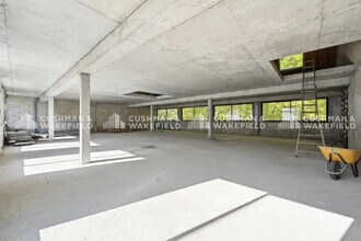 Commerce de détail dans Montrouge à louer Photo du bâtiment- Image 1 de 1