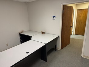 450 Rosewood Ave, Camarillo, CA for lease Interior Photo- Image 2 of 3