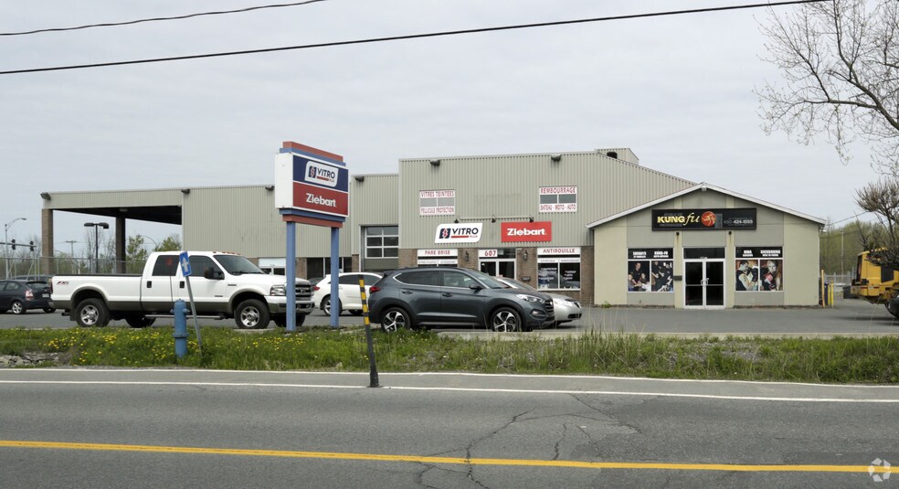 607 Rue Chicoine, Vaudreuil-dorion, QC for sale - Primary Photo - Image 1 of 1