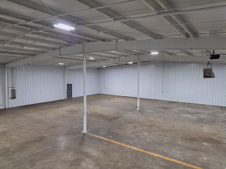53115 Faith Ave, Elkhart, IN à louer - Photo du bâtiment - Image 3 de 8