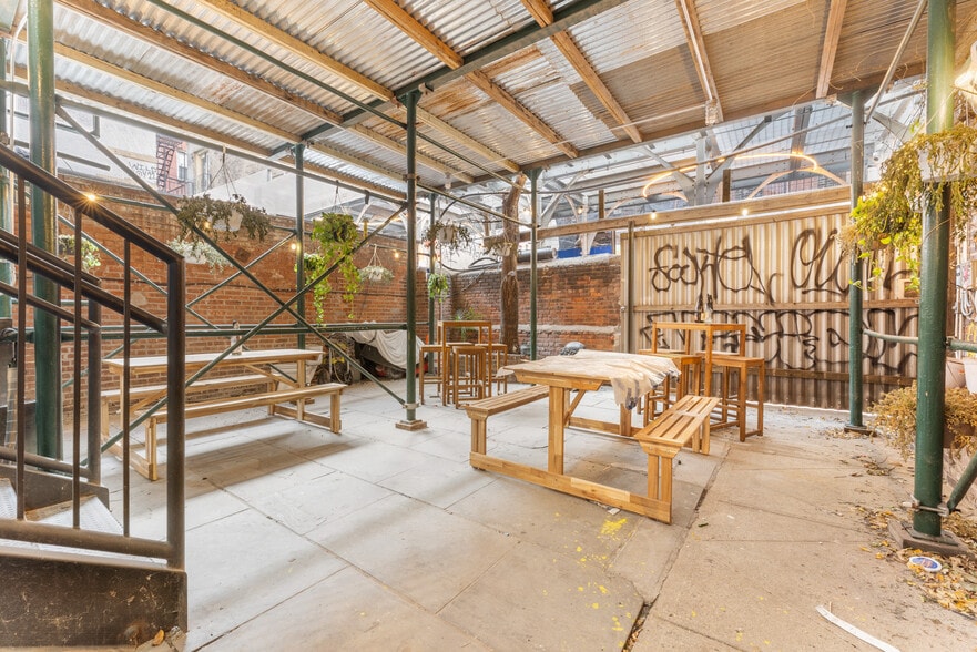 187 Chrystie St, New York, NY for lease - Building Photo - Image 3 of 10