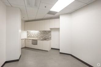 18301 Von Karman Ave, Irvine, CA à louer Photo intérieure- Image 2 de 6