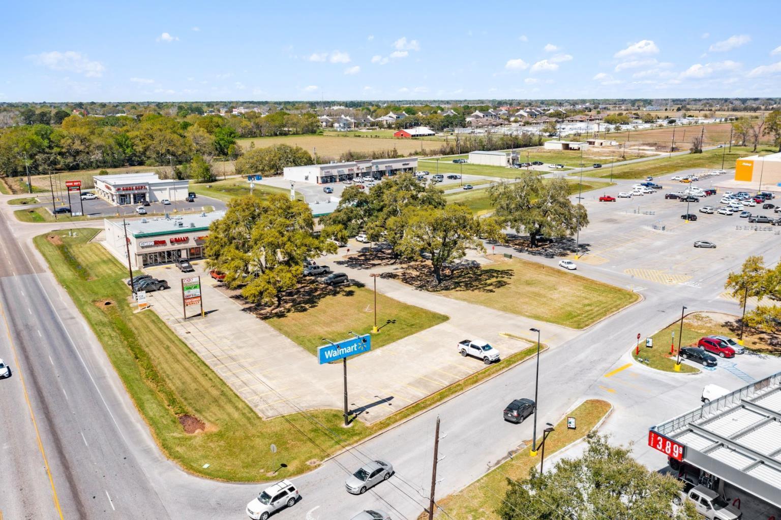 3001 Veterans Memorial Dr, Abbeville, LA à louer Photo du bâtiment- Image 1 de 8
