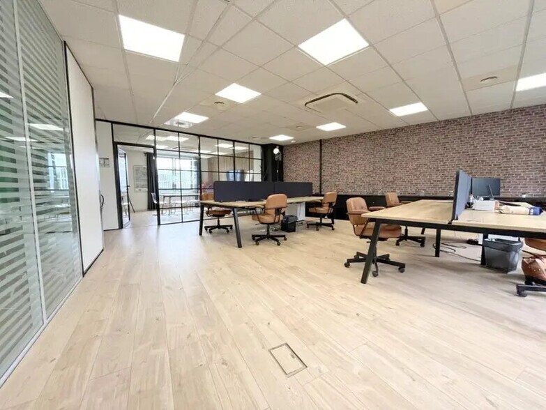 Bureau dans Saint-Germain-en-Laye à louer - Photo intérieure - Image 2 de 5