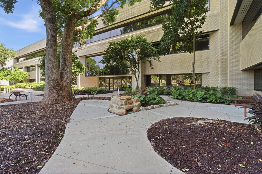 661 E Altamonte Dr, Altamonte Springs, FL à vendre - Photo du bâtiment - Image 3 de 18