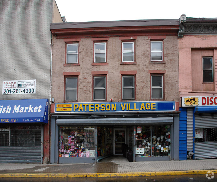 63-65 Main St, Paterson, NJ for sale - Building Photo - Image 1 of 1