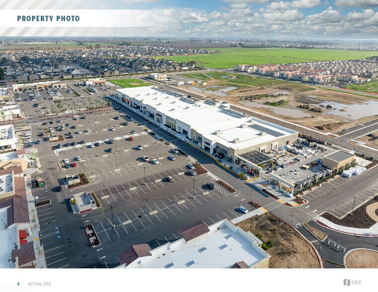 3682 Shaw Ave, Clovis, CA à vendre - Aérien - Image 3 de 9