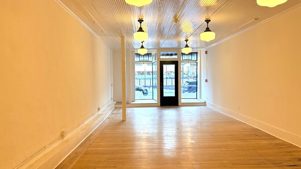 620 1/2 Warren St, Hudson, NY for lease - Interior Photo - Image 2 of 21