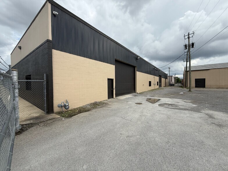 3801 Messer Airport Hwy, Birmingham, AL à louer - Photo du bâtiment - Image 2 de 6