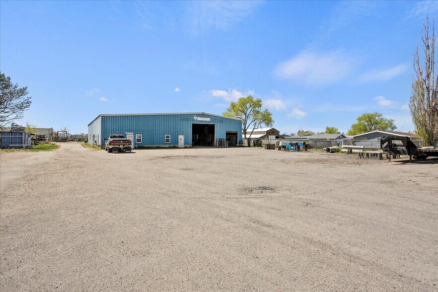 5175 W 4000 S, Hooper, UT à vendre - Photo du bâtiment - Image 2 de 18