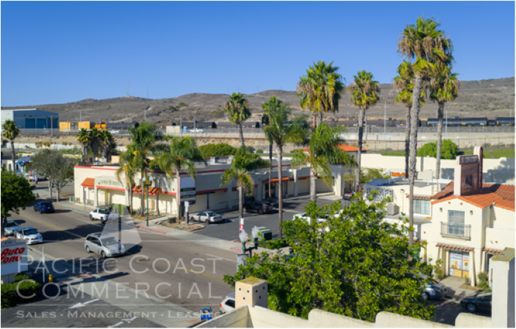 601-631 E San Ysidro Blvd, San Ysidro, CA à louer - Photo du bâtiment - Image 2 de 13