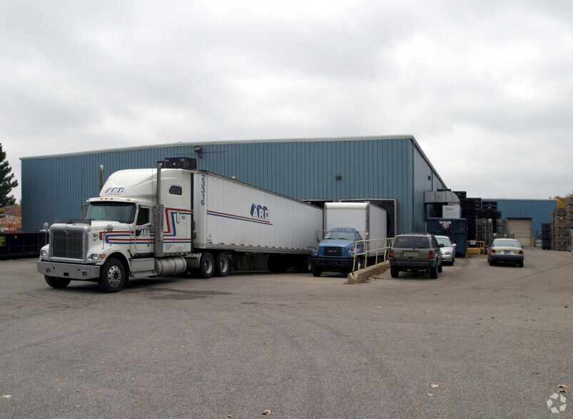 8560 Piedmont Industrial Park Dr SW, Byron Center, MI à louer - Photo du bâtiment - Image 2 de 5
