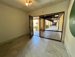 10221 N 32nd St, Phoenix, AZ for lease Interior Photo- Image 1 of 7
