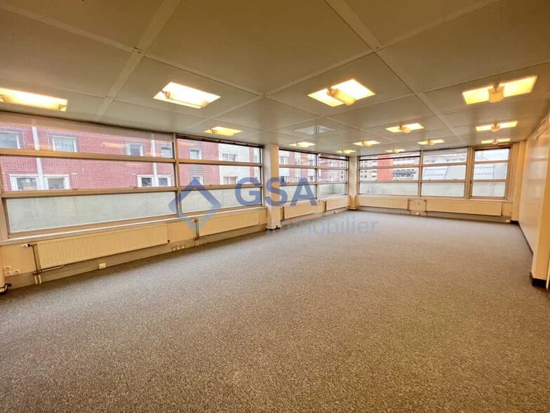 Office in Évry-Courcouronnes for lease - Building Photo - Image 3 of 11