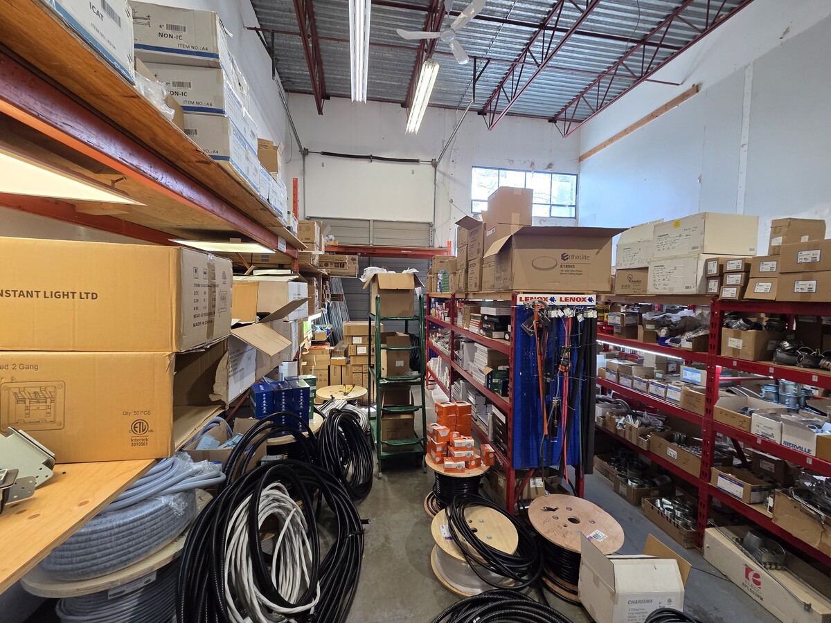 1952 Kingsway Ave, Port Coquitlam, BC V3C 6C2 - Unit 420 - - Interior Photo - Image 2 of 5