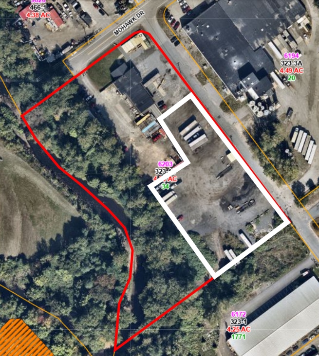 34 Mohawk Drive, Leominster, MA for lease Primary Photo- Image 1 of 3