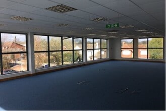 White Lion Rd, Amersham for lease Interior Photo- Image 2 of 2