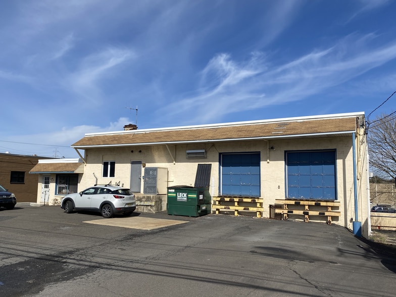 2524 Wyandotte Rd, Willow Grove, PA for sale - Building Photo - Image 1 of 4