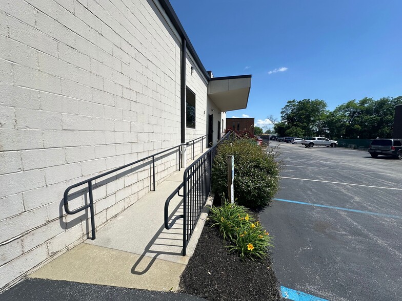 780 E Market St, West Chester, PA for lease - Building Photo - Image 3 of 3