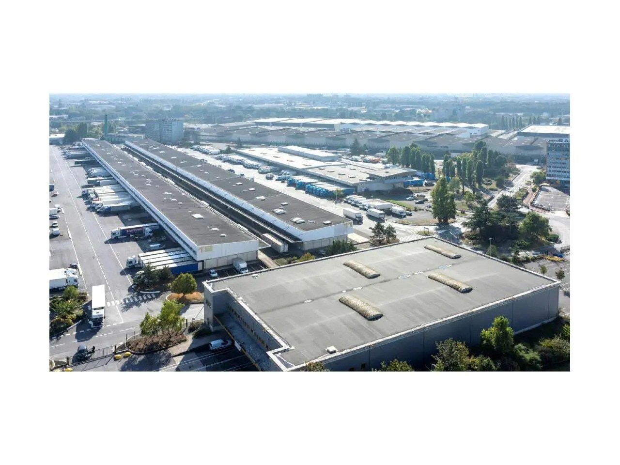 Industrial in Aulnay-sous-Bois for lease Building Photo- Image 1 of 8
