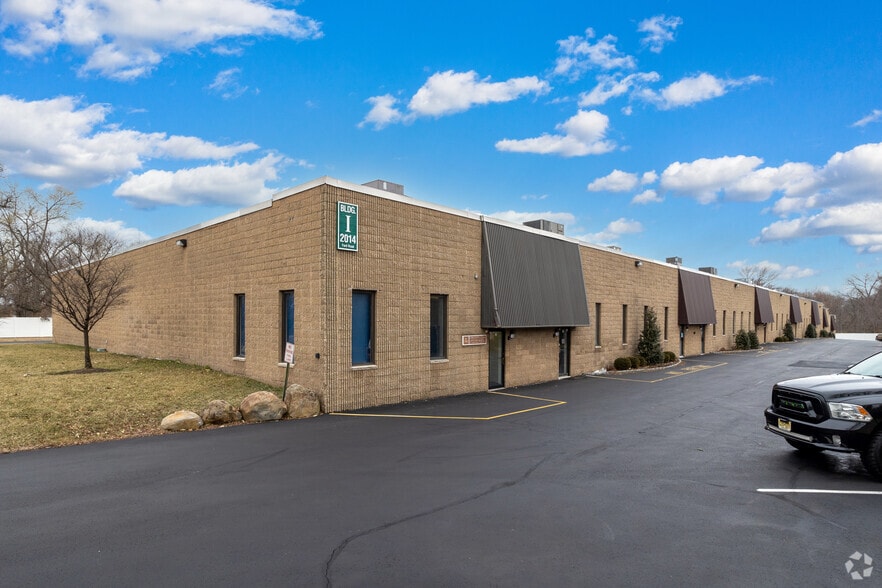 2014 Ford Rd, Bristol, PA à louer - Photo du bâtiment - Image 2 de 8